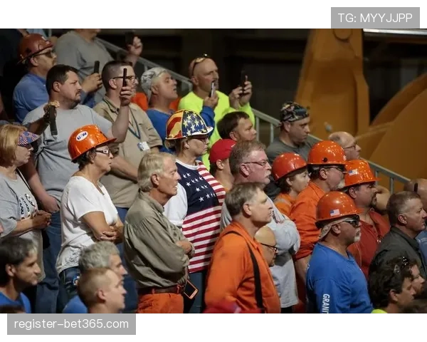 绿军狂取三,分击溃快船,五连胜,米乐YY易游,M6,MiLe,米乐YY易游官网,米乐YY易游体育官网,米乐YY易游体育下载,米乐YY易游APP